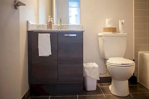 Elite Suites - Queen West Toronto Hotel